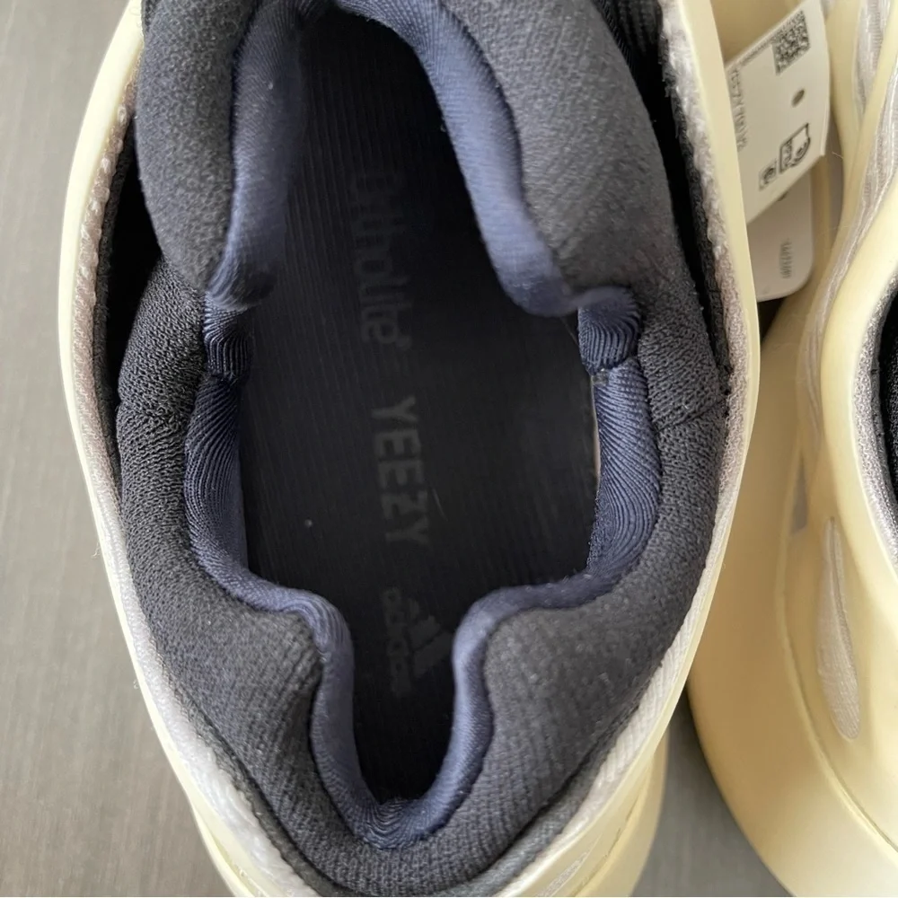 Adidas Yeezy 700 V3 Azael men sneakers size 10.5 NWT